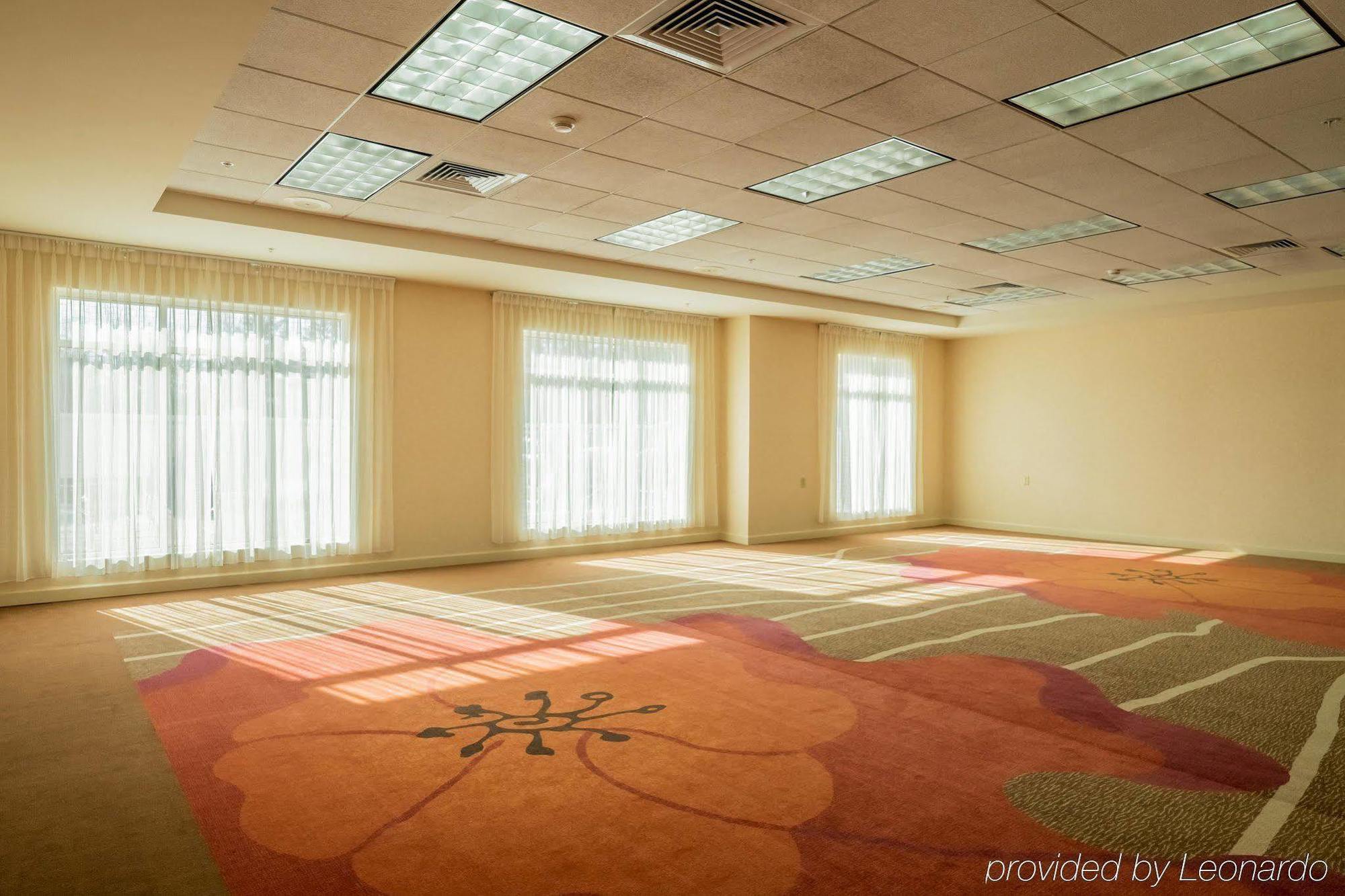 Hilton Garden Hotel 3*